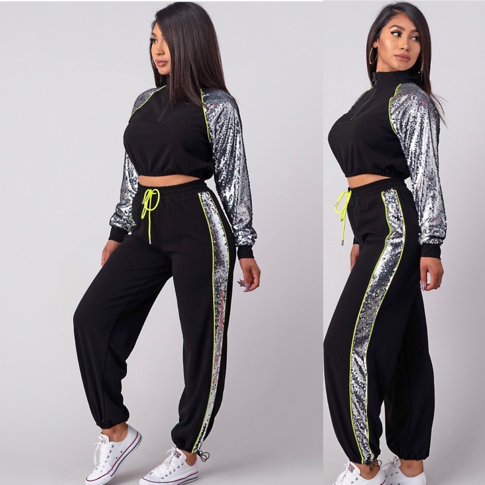Two piece sequin comfy jogger set!